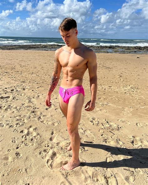 Tw Pornstars Hotguyzone K Twitter Lifes A Beach Gay