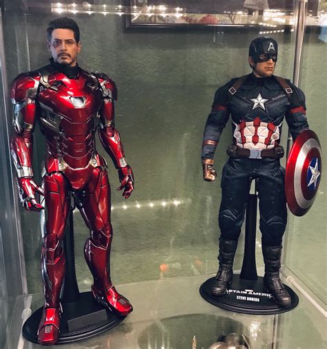 Hot Toys MMS D CA Civil War Iron Man Mark XLVI Collectible Figure Page