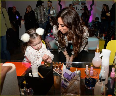 Danielle Jonas Has Sweet Night Out With Daughters Alena & Valentina!: Photo 4442305 | Celebrity ...