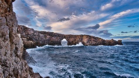 Menorca Cómo Son Las Milenarias Casas De Muertos De La Más Escondida