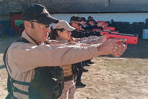 La Polic A De C Rdoba Comenz A Capacitarse En Uso De Armas No Letales