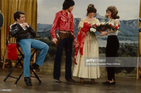 Henry Winkler Scott Baio Erin Moran Cathy Silvers Appearing In The News Photo Getty Images