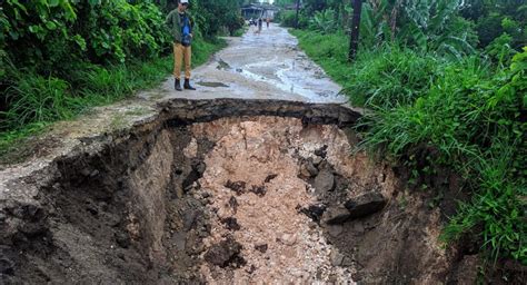 Intensas Lluvias Provocan Colapso De Un Puente En Mayabeque