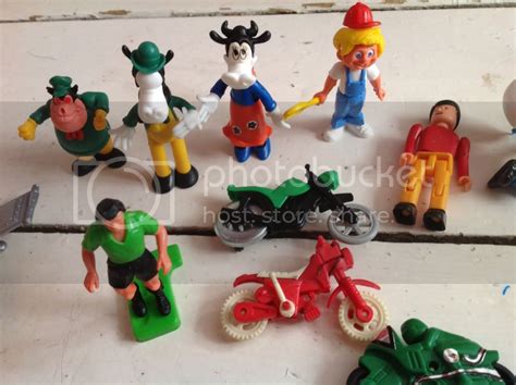 Large Bundle Of Vintage Kinder Egg Toys 70s 80s 90s Rare Ones? | eBay