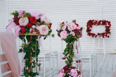 How to Choose the Perfect Wedding Colors | Staurolite Barn