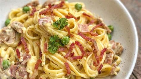 Makan Malam Romantis Dengan Pasta Fettuccine Carbonara Ala Pizza Hut