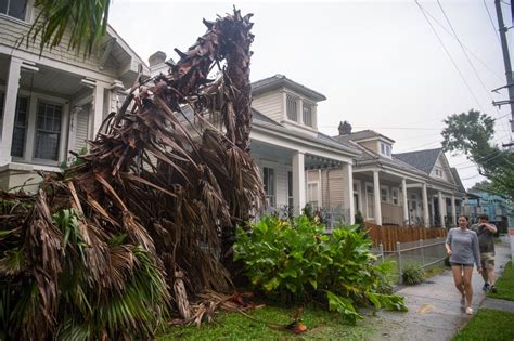 Hurricane Zeta Hammers Gulf Coast With Rain Wind Outages