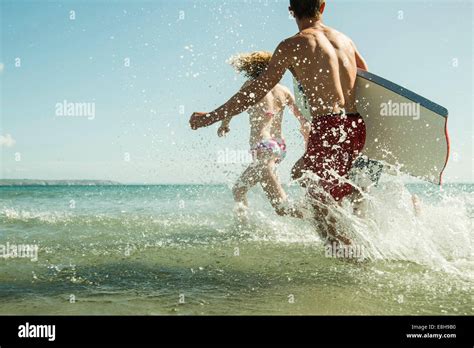 bikini Fotos und Bildmaterial in hoher Auflösung Alamy