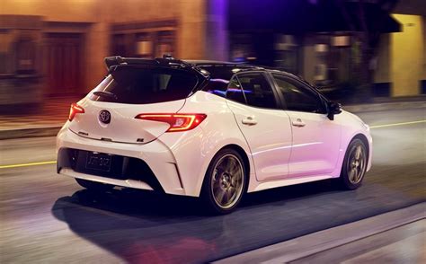 Toyota Corolla Nightshade Edition Tampil Bergaya Dengan Aksen