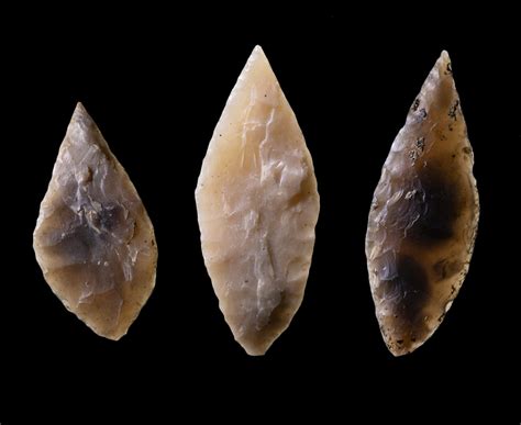 Leaf-Shaped Arrowheads - Virtual Museum