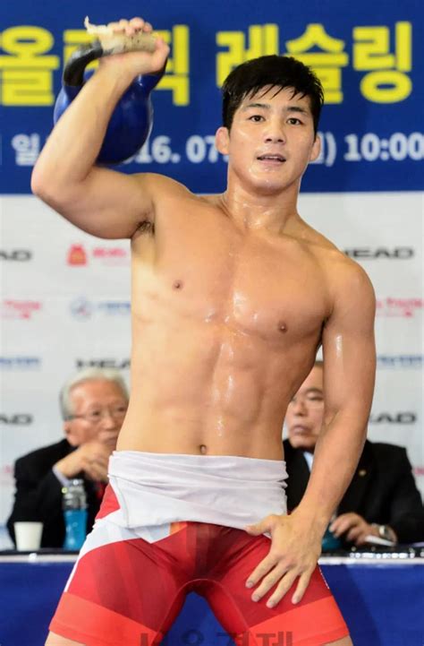 Half Naked Wrestler Is Sexier Than Full Naked One Scrolller