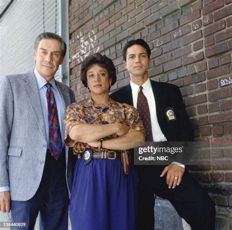 Jerry Orbach as Detective Lennie Briscoe, S. Epatha Merkerson as Lt ...