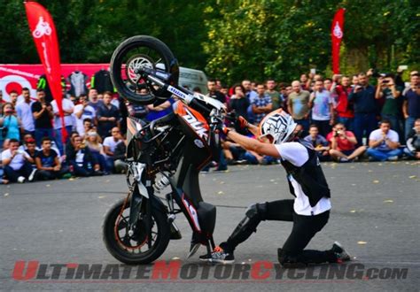 Rok Bagoros Stunts Istanbul Aboard Ktm 200 Duke Video