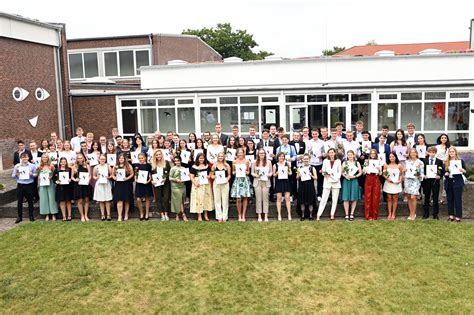 2021 06 02 GGIAbitenlassung Bild Abiturienten Gymnasium Groß Ilsede