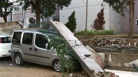 Stanbul Da Iddetli Ya Zarara Yol A T Sondakika Haberler