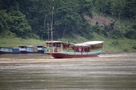 Best Package Tour Mekong River Cruise Chiang Mai to Luang Prabang Laos