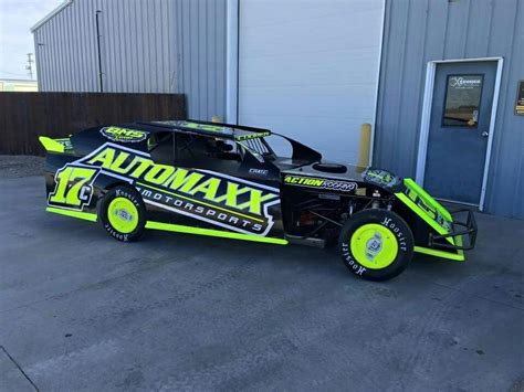 Pin by Jessica Ketcherside on dirt | Race cars, Dirt late model racing, Racing car design