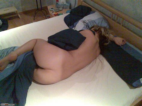 Fun At The Beach Mobile Homemade Porn Sharing