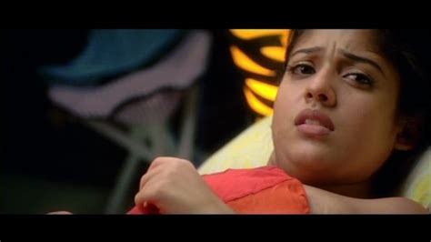 Nayanthara Hot In Vallavan