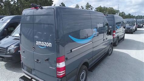 Amazon leads $700M investment into electric truck startup Rivian ...