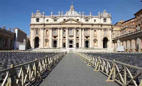 Papal Audience & Vatican City Cruise Tour in Rome