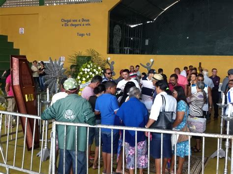 Familiares e amigos se emocionam no velório do vereador Silvânio