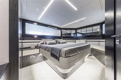 Pershing 9x – MennYacht – Your Yachting Partner