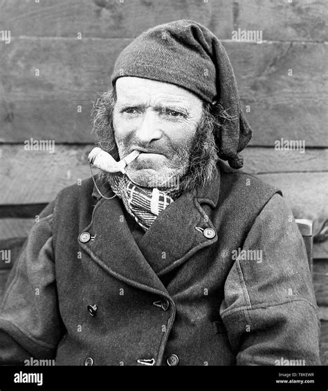 Portrait of an old fisherman hi-res stock photography and images - Alamy