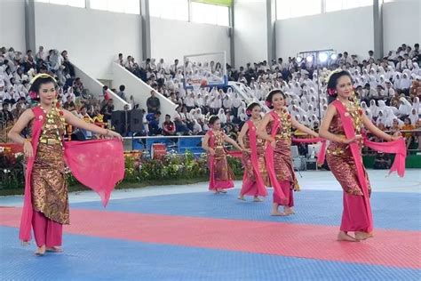 Semarakkan Hari Tari Sedunia Pemkot Solo Gelar Tari Gambyong Massal