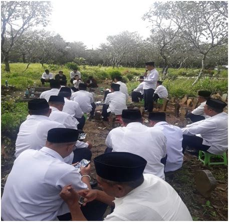 Peringati Hab Ke Kankemenag Kudus Ziarah Ke Makam Para Pendahulu