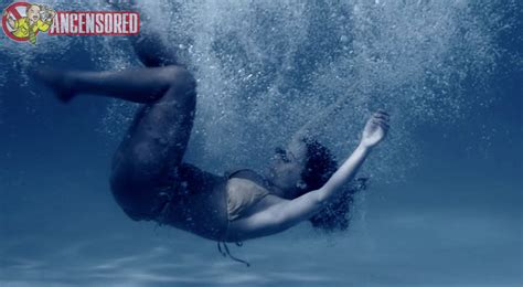 Naked Lacey Chabert In Thirst