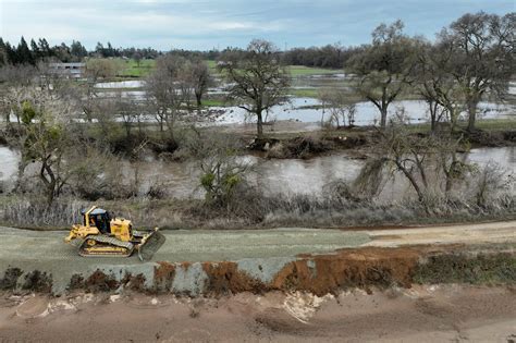 Floods Show California’s Climate Dilemma: Fight the Water, or Pull Back ...