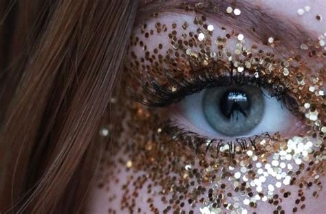 Comment Se Maquiller Avec Des Paillettes Sans En Mettre Partout Fard