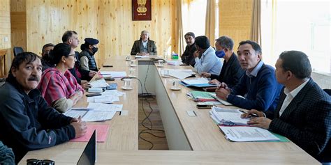 Lg Ladakh Reviews Winter Preparedness Of Deptts Daily Excelsior