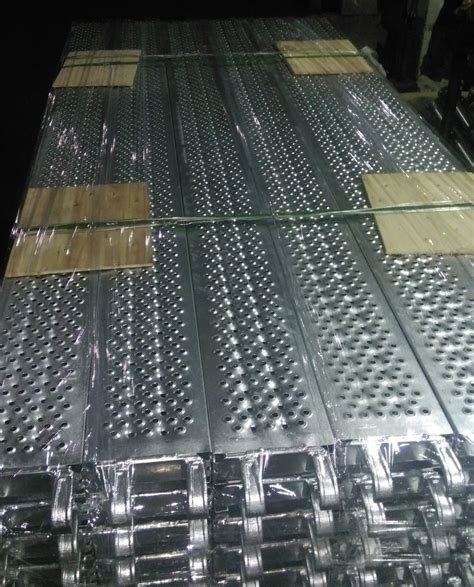 China Supplier Wholesale Q Steel Metal Decking Board Scaffolding