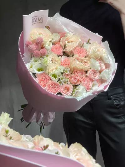 Купить букеты в Томске с бесплатной доставкой - салон цветов MAKI