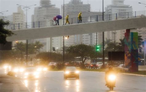 Aten O Defesa Civil Alerta Para Chuva Persistente E Volumosa A Partir