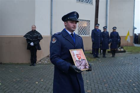 Pogrzeb Daniela Łuczyńskiego policjanta zastrzelonego we Wrocławiu F