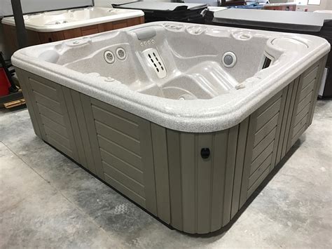 Highlife NXT Mountain Hot Tub