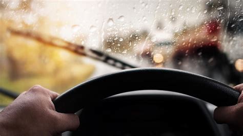 Dicas De Seguran A Para Dirigir Na Chuva Acesse Carros