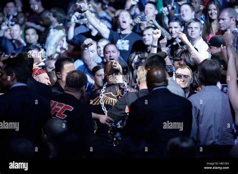 Ufc Fighter Quinton Rampage Jackson Center Howls While Arriving