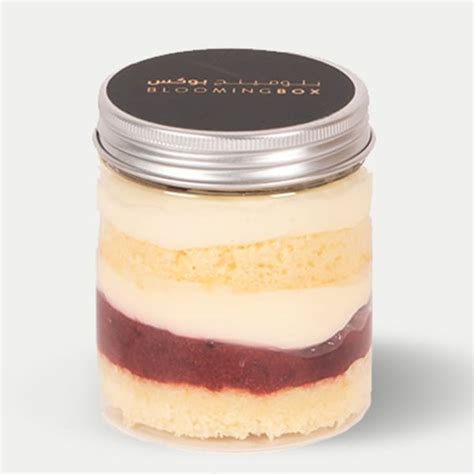 Buy Send NAKED STRAWBERRY CAKES Online IGP IP1123127