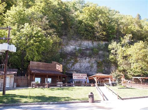 Meramec Caverns