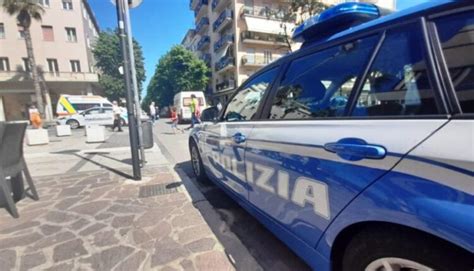 Aggredisce Lex Compagna Davanti Ai Suoi Figli Arrestato 44enne