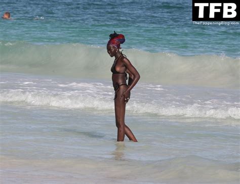 Adut Akech Adutakech Nude Leaks Photo 21 TheFappening