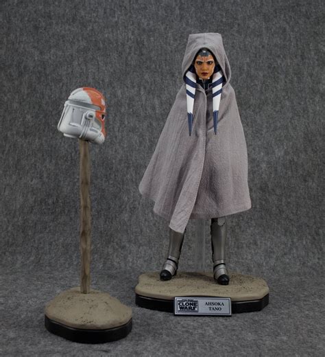 Hot Toys TMS The Clone Wars Ahsoka Tano Collectible Figure Page Collector