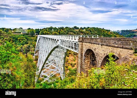 The Viaur Viaduct, a railway bridge in Aveyron, France Stock Photo - Alamy