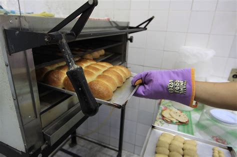 Curso de padaria artesanal em Santos desvenda os segredos do pão de