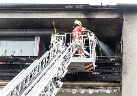 Salzgitter Feuer In Mehrfamilienhaus Hubschrauber Im Einsatz