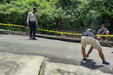 Jalan Menuju Objek Wisata Gunung Tunak Lombok Tengah Amblas Antara